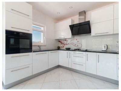 Apartment Three bedroom apartment with terrace and sea view Trogir A-21466-a - Outdoor photo 19