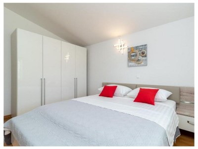 Apartment Three bedroom apartment with terrace and sea view Trogir A-21466-a - Outdoor photo 31