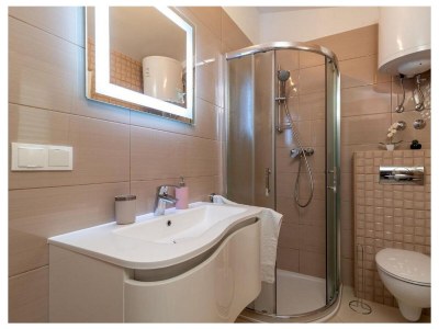 Apartment Three bedroom apartment with terrace and sea view Trogir A-21466-a - Outdoor photo 34