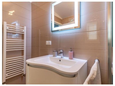 Apartment Three bedroom apartment with terrace and sea view Trogir A-21466-a - Outdoor photo 35