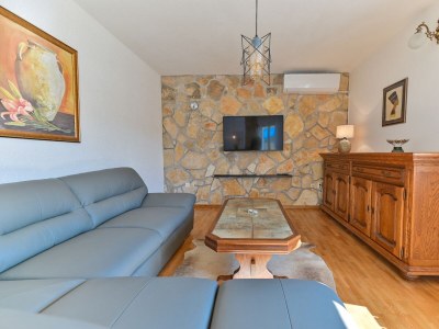 Apartment Three bedroom apartment with terrace Trogir A-21466-b - Outdoor photo 17