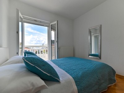 Apartment Three bedroom apartment with terrace Trogir A-21466-b - Outdoor photo 25