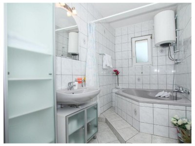 Apartment Three bedroom apartment with terrace Trogir A-21466-b - Outdoor photo 30