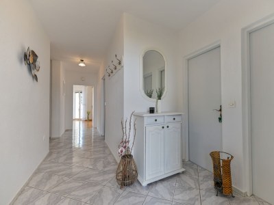 Apartment Three bedroom apartment with terrace Trogir A-21466-b - Outdoor photo 31