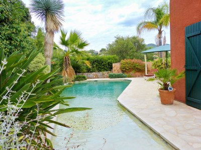 Villa with pool right on the beach in Carqueiranne - Outdoor photo 2