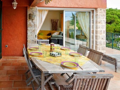 Villa with pool right on the beach in Carqueiranne - Outdoor photo 7