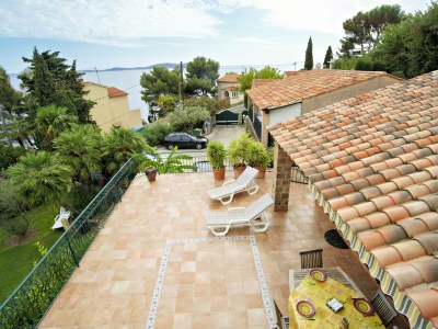 Villa with pool right on the beach in Carqueiranne - Outdoor photo 8