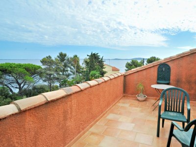 Villa with pool right on the beach in Carqueiranne - Outdoor photo 15