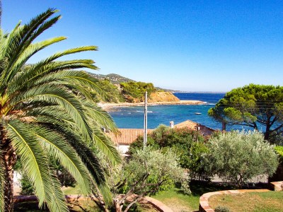 Villa with pool right on the beach in Carqueiranne - Outdoor photo 17