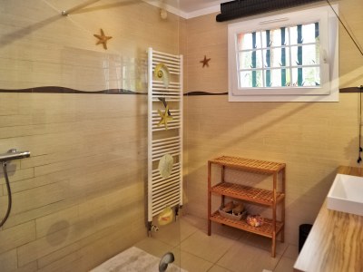 Villa with pool right on the beach in Carqueiranne - Features photo 32