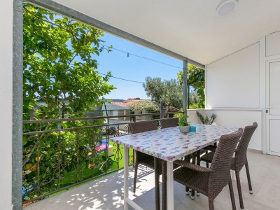 Apartment One bedroom apartment with terrace and sea view Kaštel Štafilić, Kaštela A-21948-c in Kaštel Štafilić - Apartment