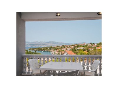 Apartment One bedroom apartment with terrace and sea view Splitska, Brač A-21974-a in Splitska - Apartment