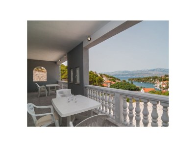 Apartment One bedroom apartment with terrace and sea view Splitska, Brač A-21974-a - Outdoor photo 9