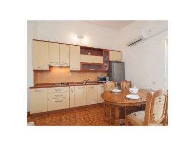 Apartment One bedroom apartment with terrace and sea view Splitska, Brač A-21974-d - Outdoor photo 5