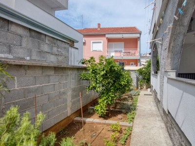 Apartment One bedroom apartment with terrace Vodice A-21593-b - Outdoor photo 11