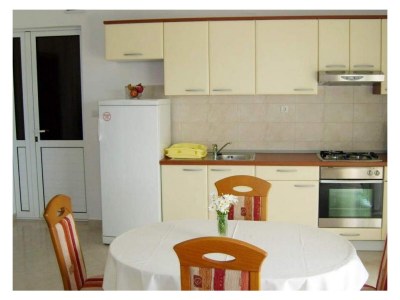 Apartment Two bedroom apartment with terrace and sea view Barbat, Rab A-22053-a - Outdoor photo 8