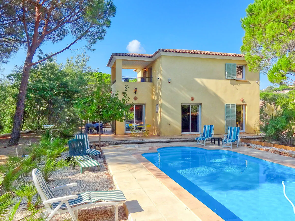 Holiday house with private Pool in Les Issambres