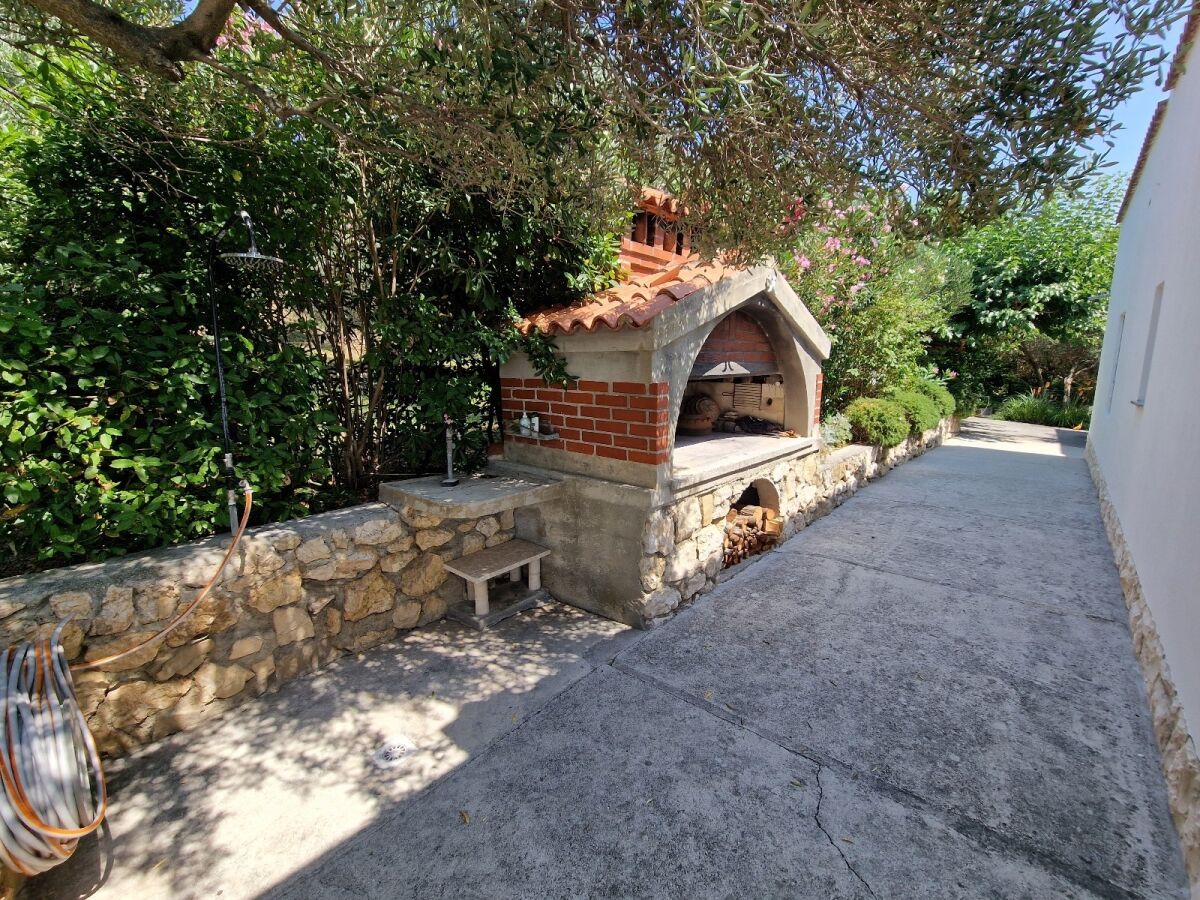 Apartment Two bedroom apartment with terrace and sea view Barbat, Rab A-22167-a - Outdoor photo 3