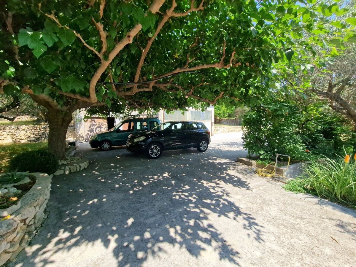 Apartment Two bedroom apartment with terrace and sea view Barbat, Rab A-22167-a - Outdoor photo 4