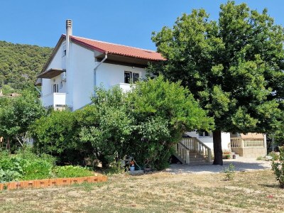 Apartment Two bedroom apartment with terrace and sea view Barbat, Rab A-22167-a - Outdoor photo 2