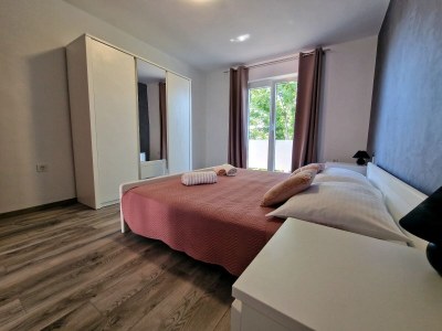 Apartment Two bedroom apartment with terrace and sea view Barbat, Rab A-22167-a - Outdoor photo 14