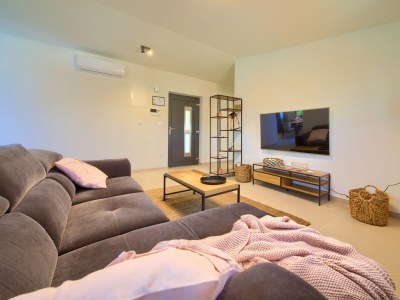 Apartment Two bedroom apartment with terrace and sea view Njivice, Krk A-21889-b - Outdoor photo 8