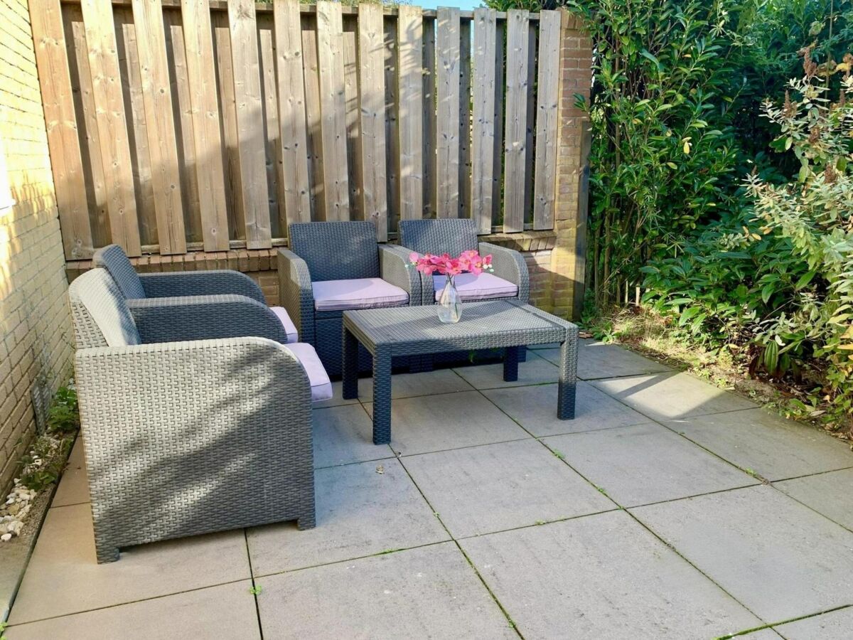 Holiday house Renovated bungalow with garden - Outdoor photo 5