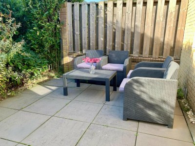 Holiday house Renovated bungalow with garden - Outdoor photo 12