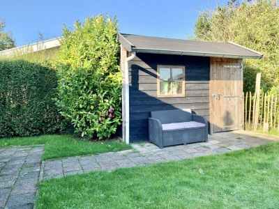 Holiday house Renovated bungalow with garden - Outdoor photo 13