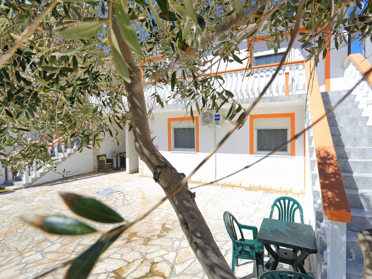 Apartment Two bedroom apartment with air-conditioning Vir A-22134-c - Outdoor photo 4