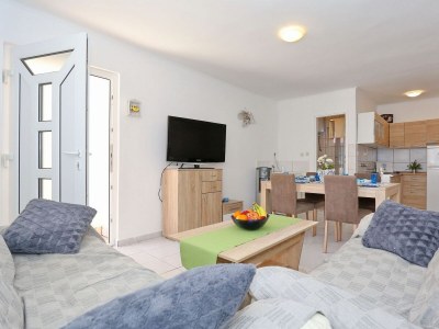 Apartment Two bedroom apartment with air-conditioning Vir A-22134-c - Outdoor photo 7