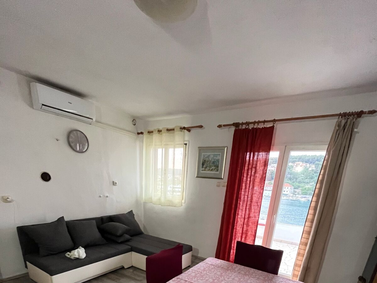 Apartment Two bedroom apartment near beach Jelsa, Hvar A-22256-a - Outdoor photo 4