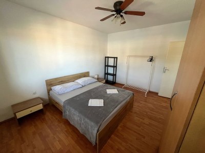 Apartment Two bedroom apartment near beach Jelsa, Hvar A-22256-a - Outdoor photo 8