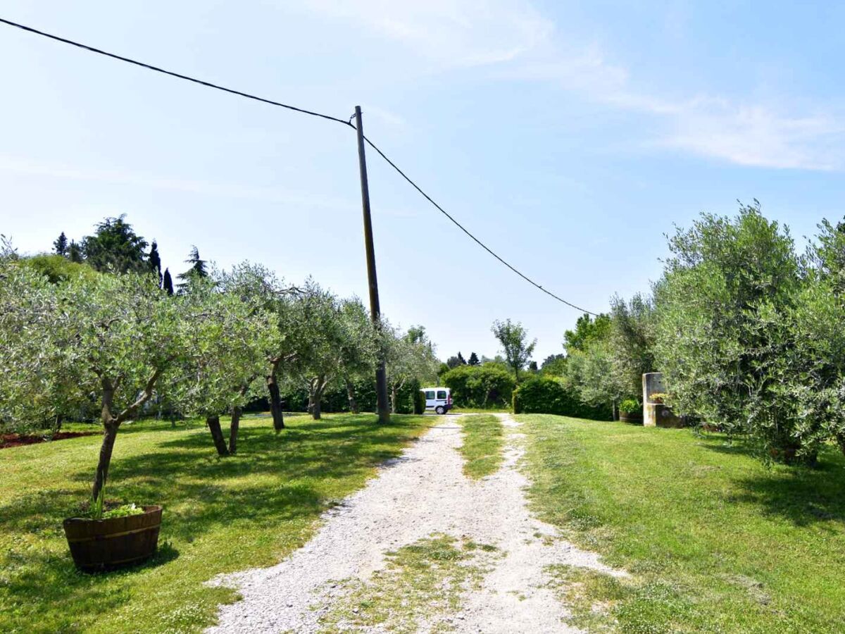 Apartment Two bedroom apartment with terrace Đuba, Umag A-22548-a - Outdoor photo 3