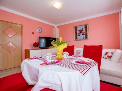 Apartment Three bedroom apartment with balcony Lopar, Rab A-22558-b - Outdoor photo 14