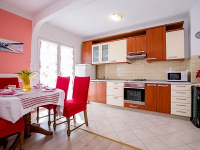 Apartment Three bedroom apartment with balcony Lopar, Rab A-22558-b - Outdoor photo 18