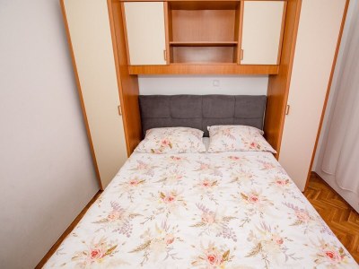 Apartment Three bedroom apartment with balcony Lopar, Rab A-22558-b - Outdoor photo 25