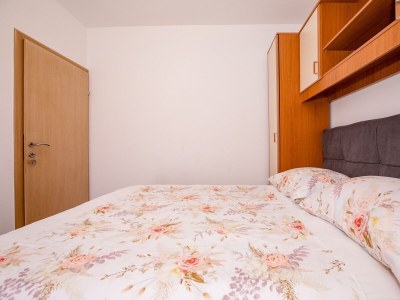 Apartment Three bedroom apartment with balcony Lopar, Rab A-22558-b - Outdoor photo 26