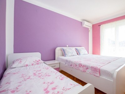 Apartment Three bedroom apartment with balcony Lopar, Rab A-22558-b - Outdoor photo 27