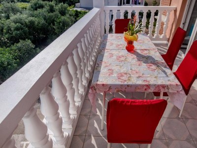 Apartment Three bedroom apartment with balcony Lopar, Rab A-22558-b - Outdoor photo 38