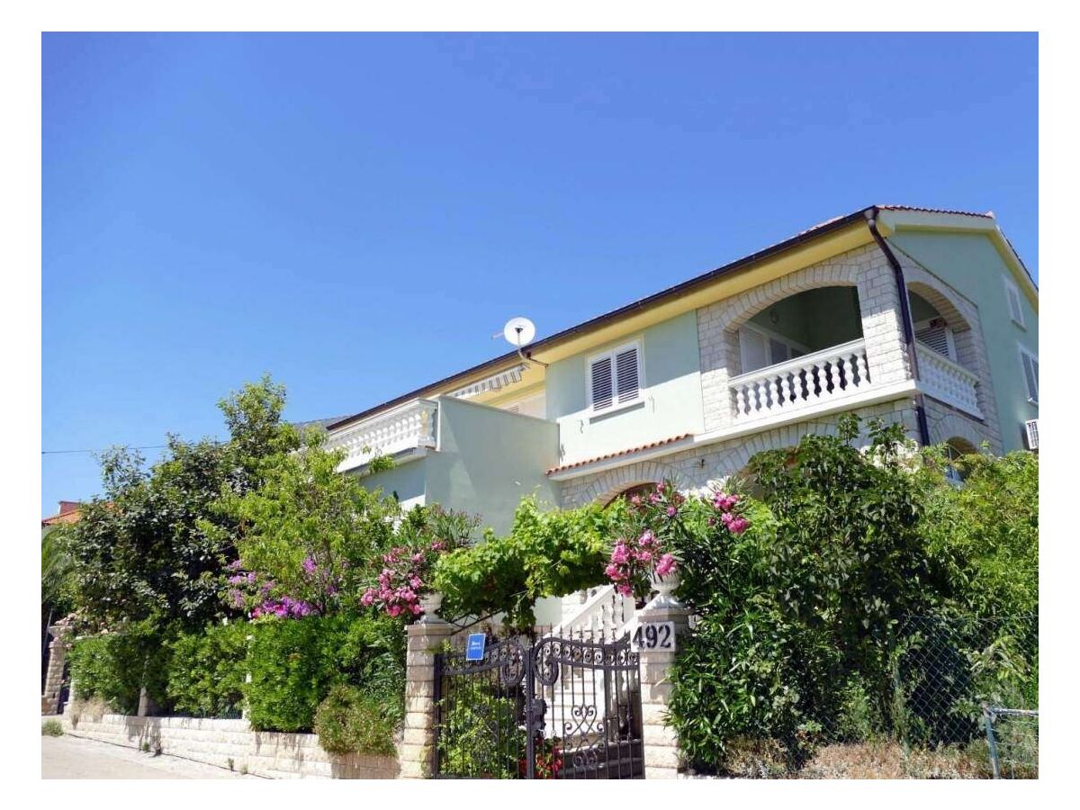 Apartment Two bedroom apartment with terrace Palit, Rab A-22562-b - Outdoor photo 2