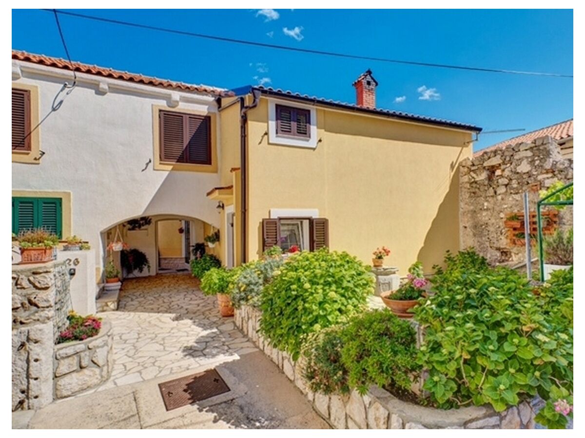 Apartment One bedroom apartment near beach Martinšćica, Cres A-22582-a - Outdoor photo 2