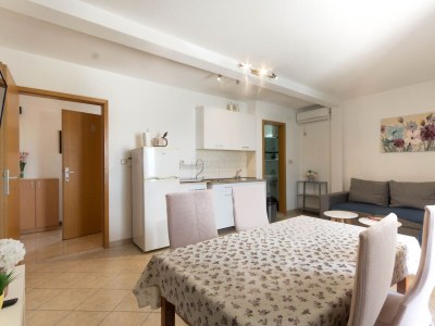 Apartment One bedroom apartment with air-conditioning Trogir A-22597-a - Outdoor photo 8