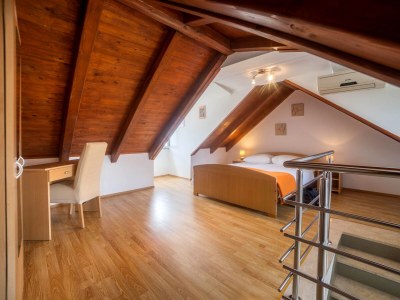 Apartment One bedroom apartment with air-conditioning Trogir A-22597-a - Outdoor photo 16