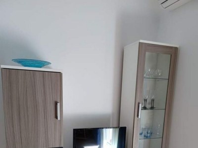 Apartment Two bedroom apartment with terrace and sea view Barbat, Rab A-22366-a - Outdoor photo 3