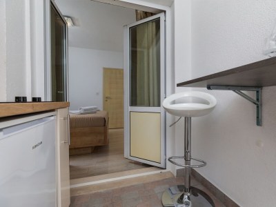 Apartment Studio flat with terrace Tučepi, Makarska AS-22656-a - Outdoor photo 10