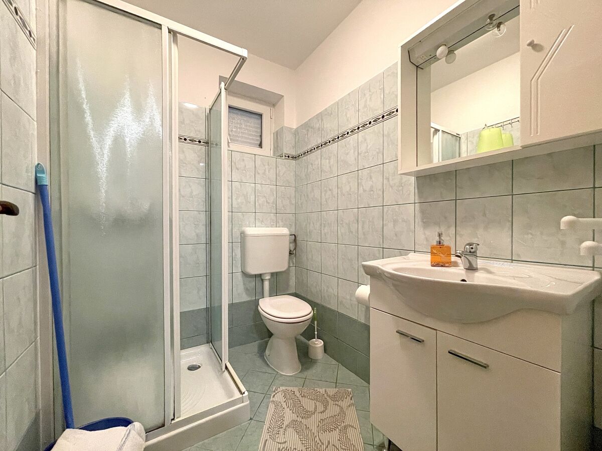 Apartment One bedroom apartment with terrace Baška, Krk A-22687-b