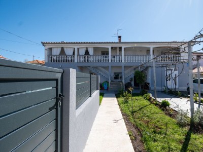 Apartment Two bedroom apartment with air-conditioning Zadar A-22871-a - Outdoor photo 5