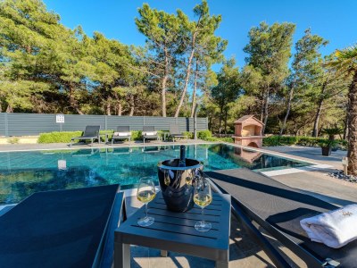 Apartment Two bedroom apartment with terrace Vir - Kozjak, Vir A-22971-a - Outdoor photo 8