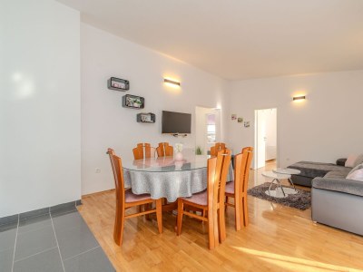 Apartment Two bedroom apartment with terrace and sea view Privlaka, Zadar A-23472-a - Outdoor photo 7